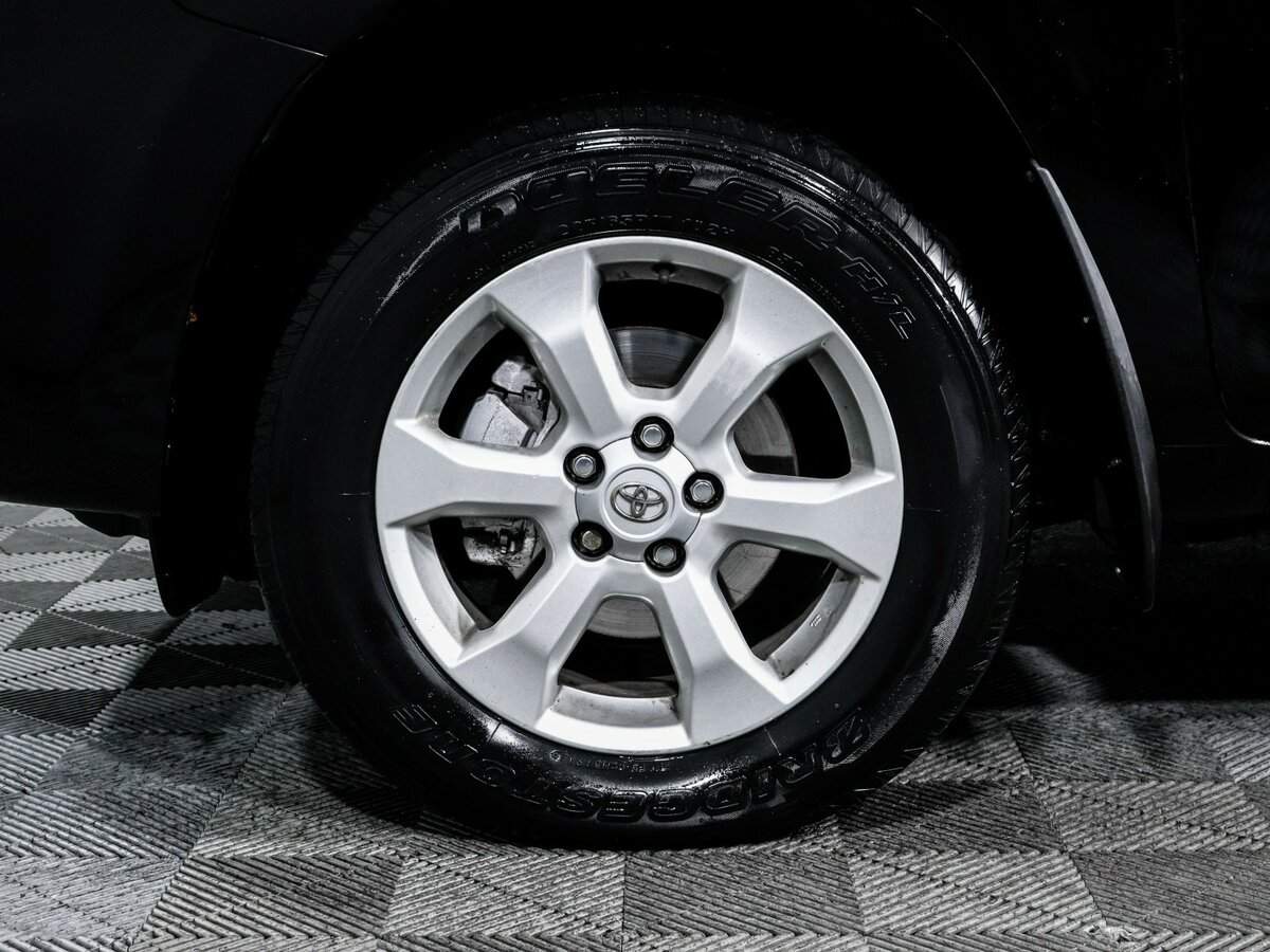 Б/У Тойота Рав4 2010 года. Фото: #14