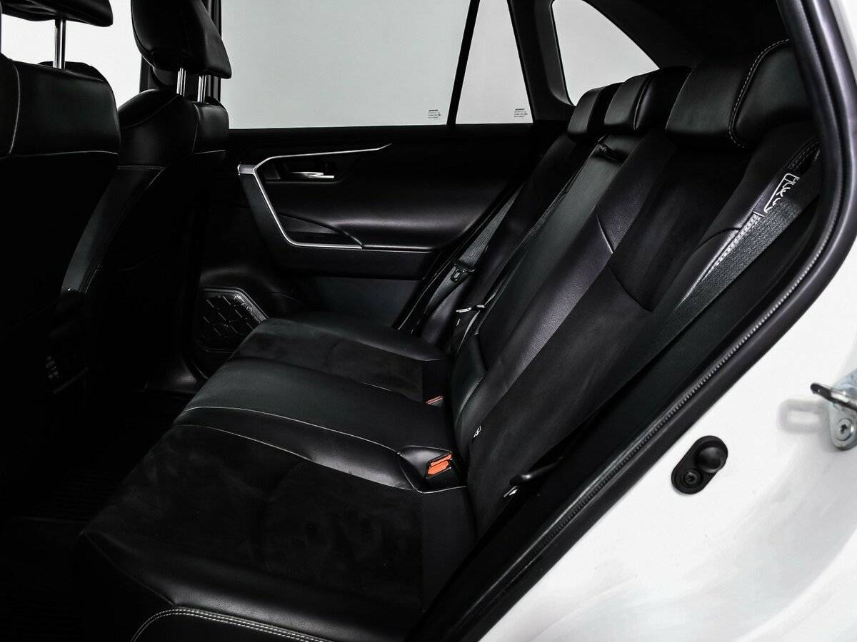 Б/У Тойота Рав4 2021 года. Фото: #13