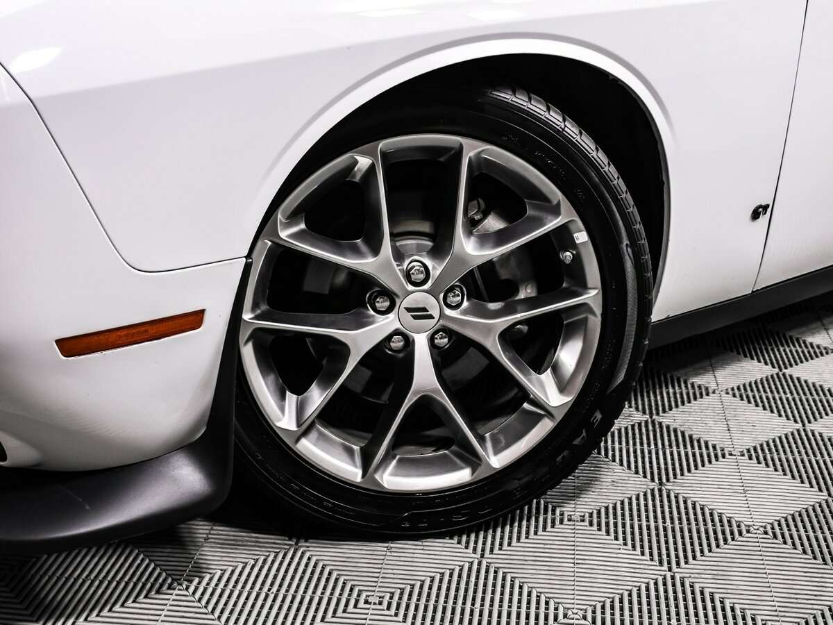 Б/У Додж Челленджер 2022 года. Фото: #12