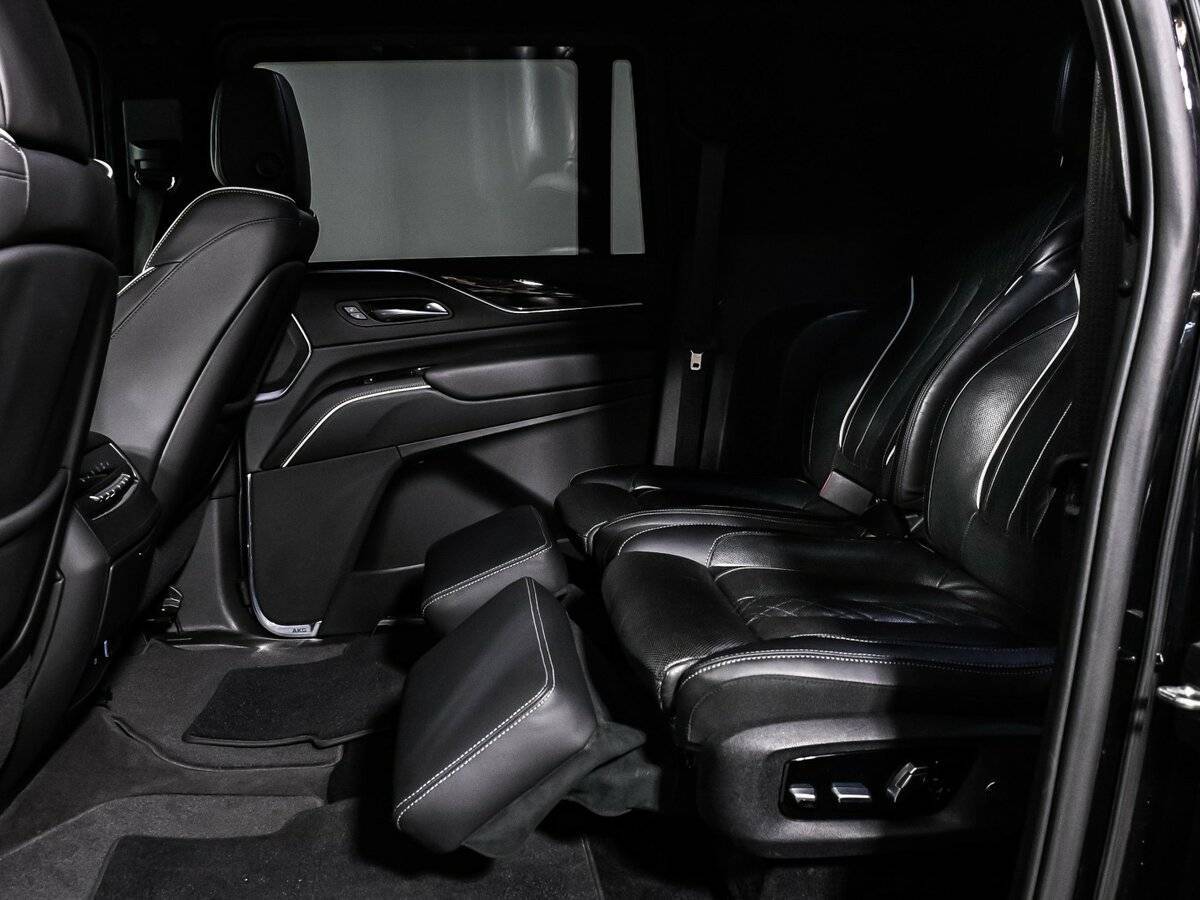 Б/У Кадиллак Эскалэйд 2022 года. Фото: #11