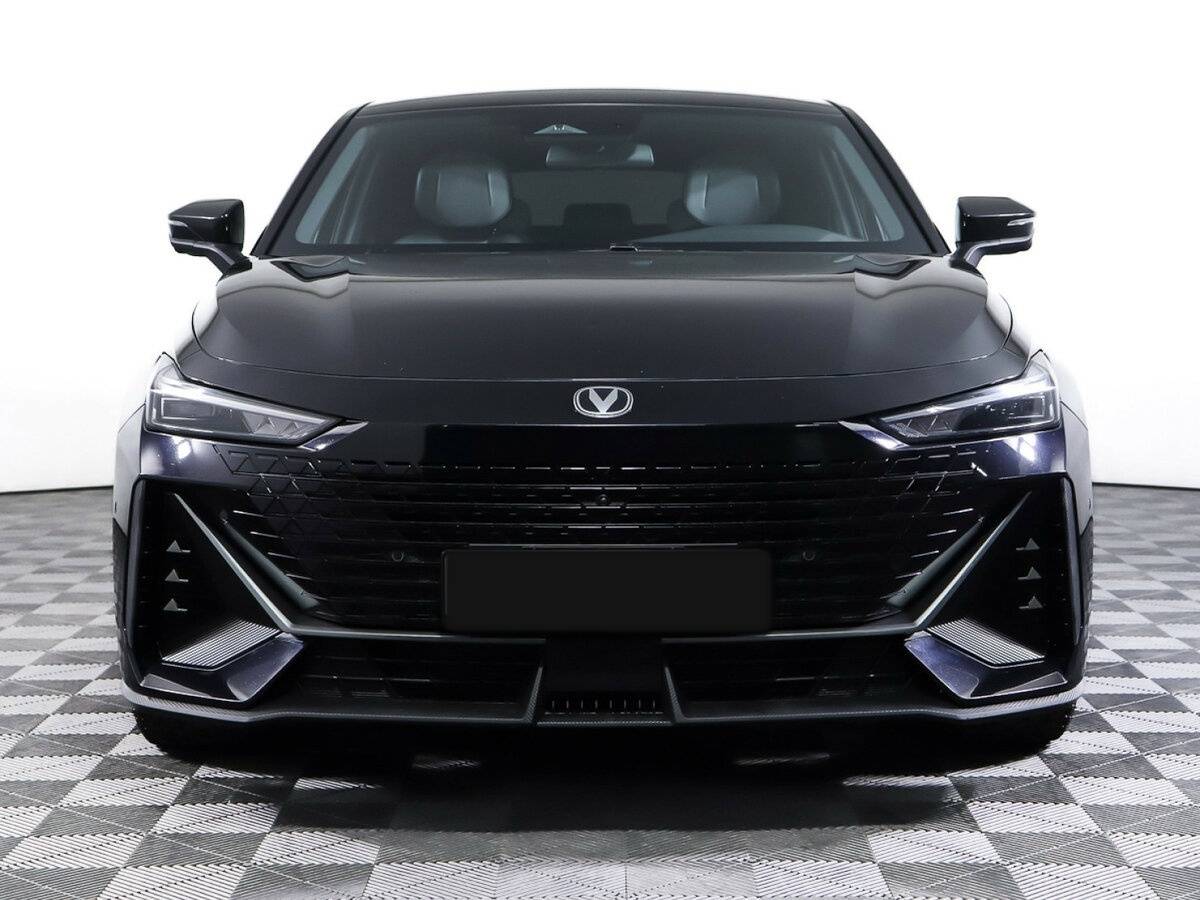 Б/У Чанган УНИ-В 2023 года. Фото: #1