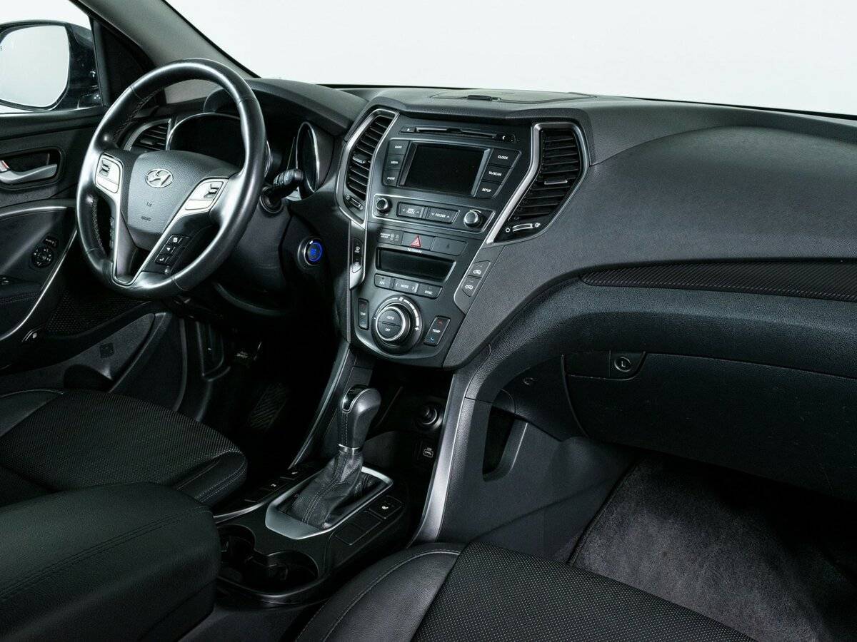 Б/У Хендай Санта Фе 2016 года. Фото: #9