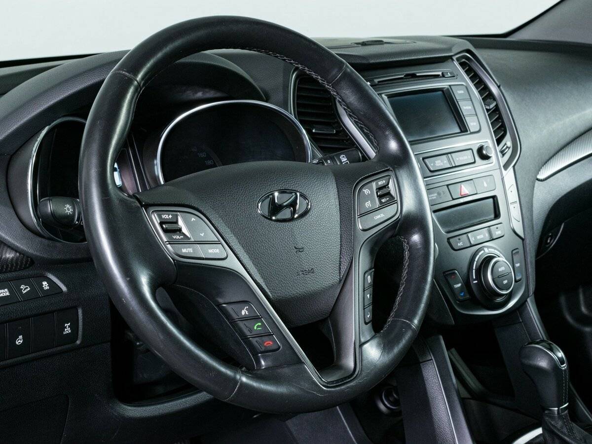 Б/У Хендай Санта Фе 2016 года. Фото: #13