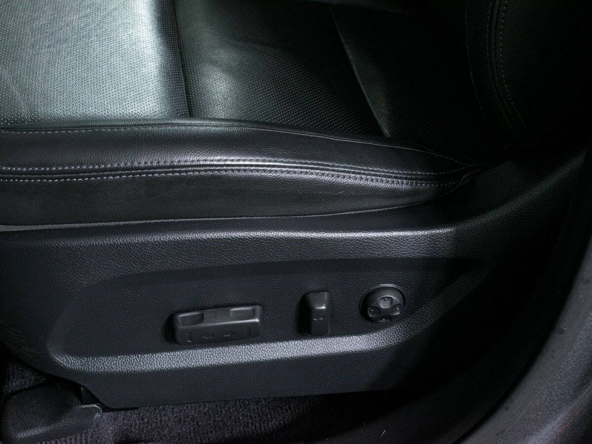 Б/У Хендай Санта Фе 2016 года. Фото: #17