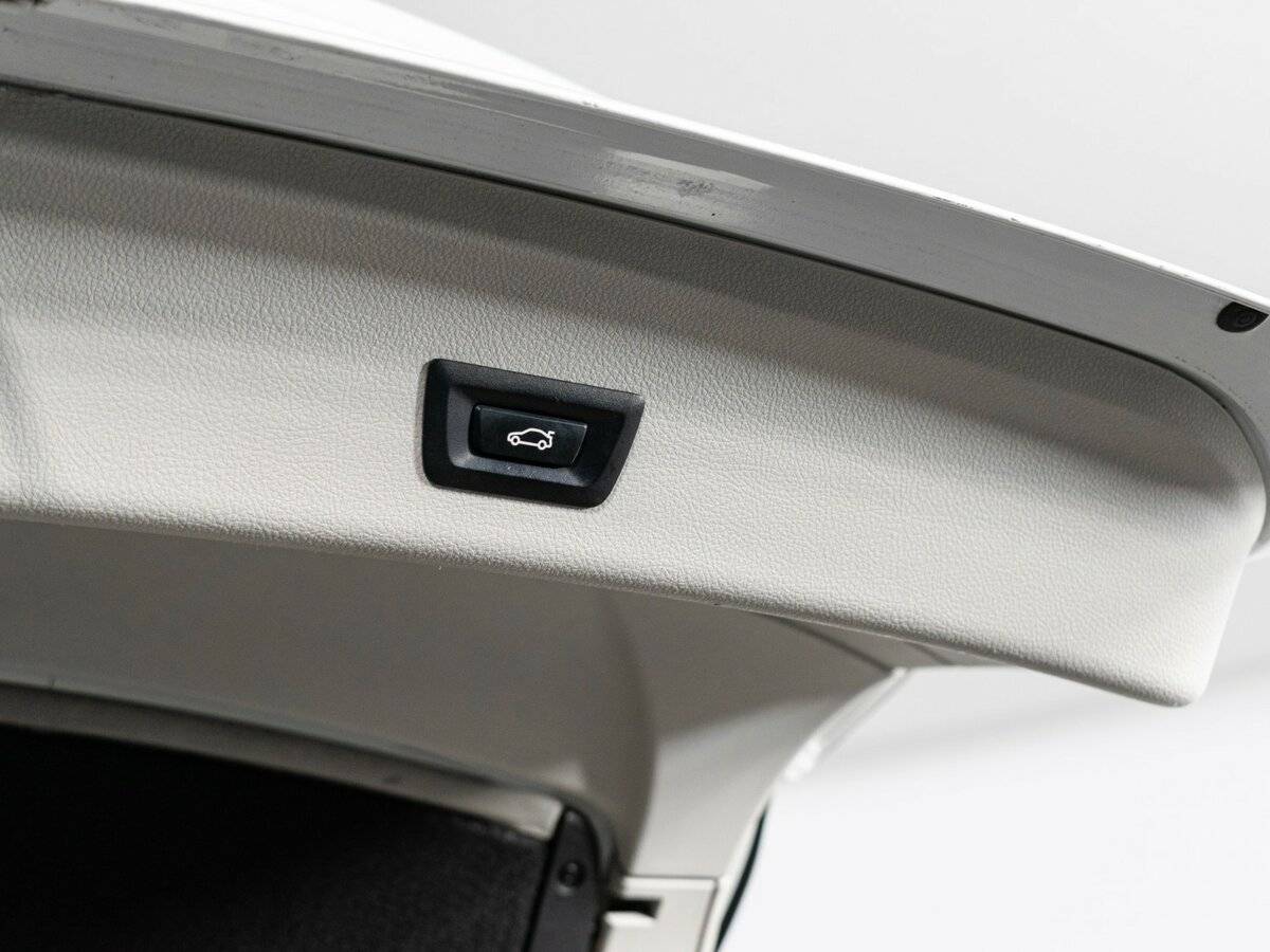 Б/У БМВ 3 серии 2013 года. Фото: #9