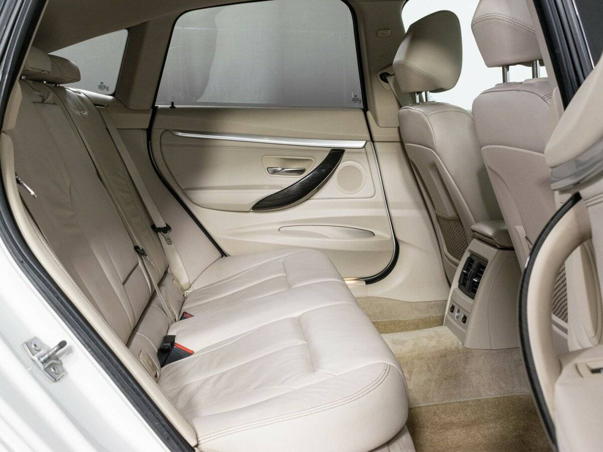 Б/У БМВ 3 серии 2013 года. Фото: #12