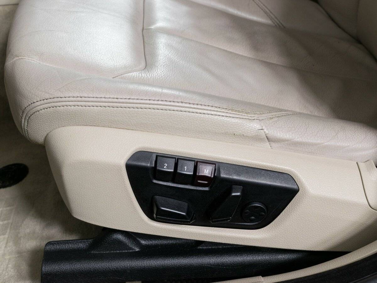 Б/У БМВ 3 серии 2013 года. Фото: #16