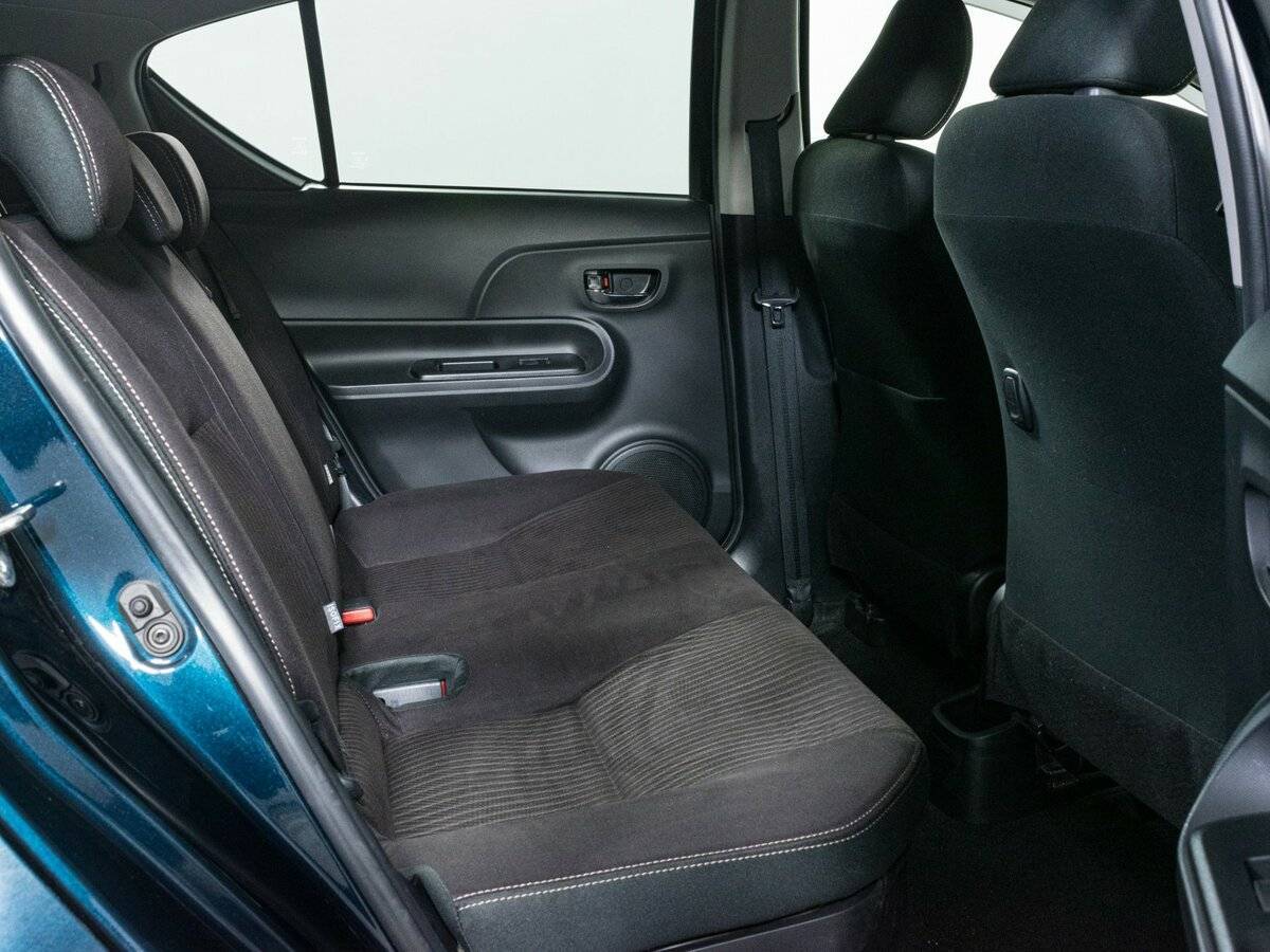 Б/У Тойота Aqua 2018 года. Фото: #7