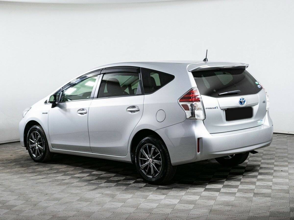 Б/У Тойота Prius Alpha 2017 года. Фото: #6