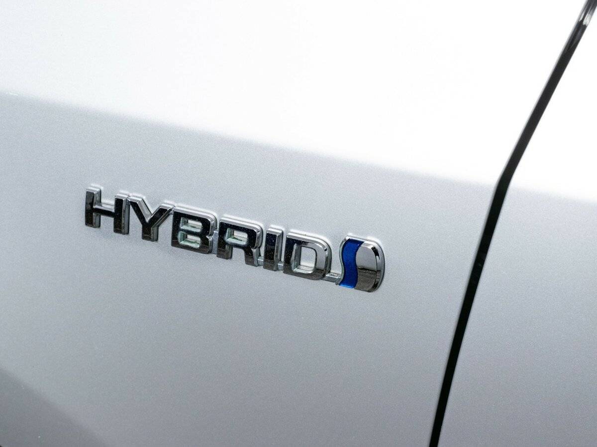 Б/У Тойота Prius Alpha 2017 года. Фото: #17