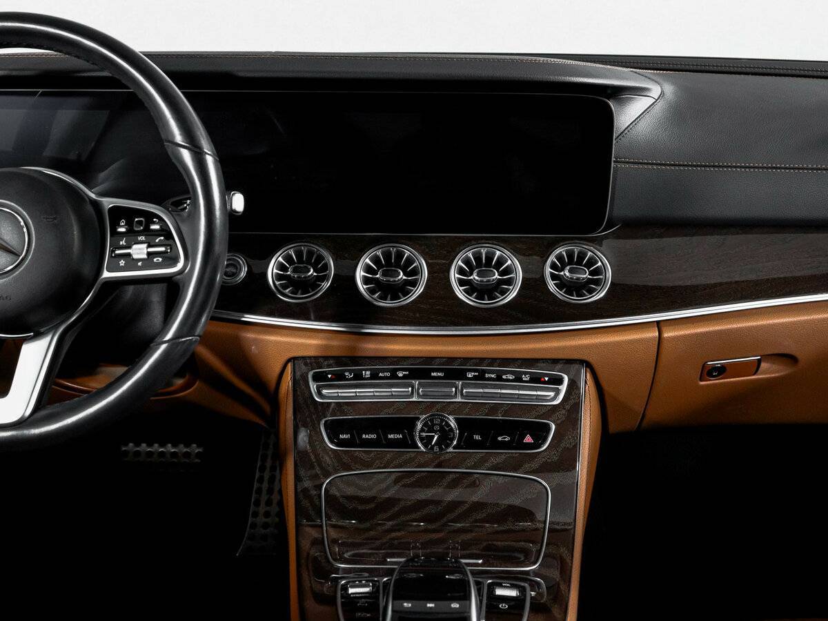 Б/У Мерседес-Бенц Е-Класс 2018 года. Фото: #12