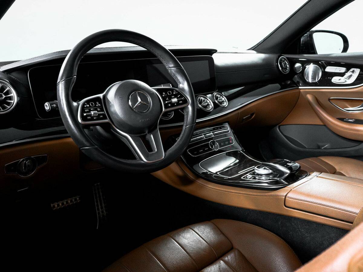 Б/У Мерседес-Бенц Е-Класс 2018 года. Фото: #13