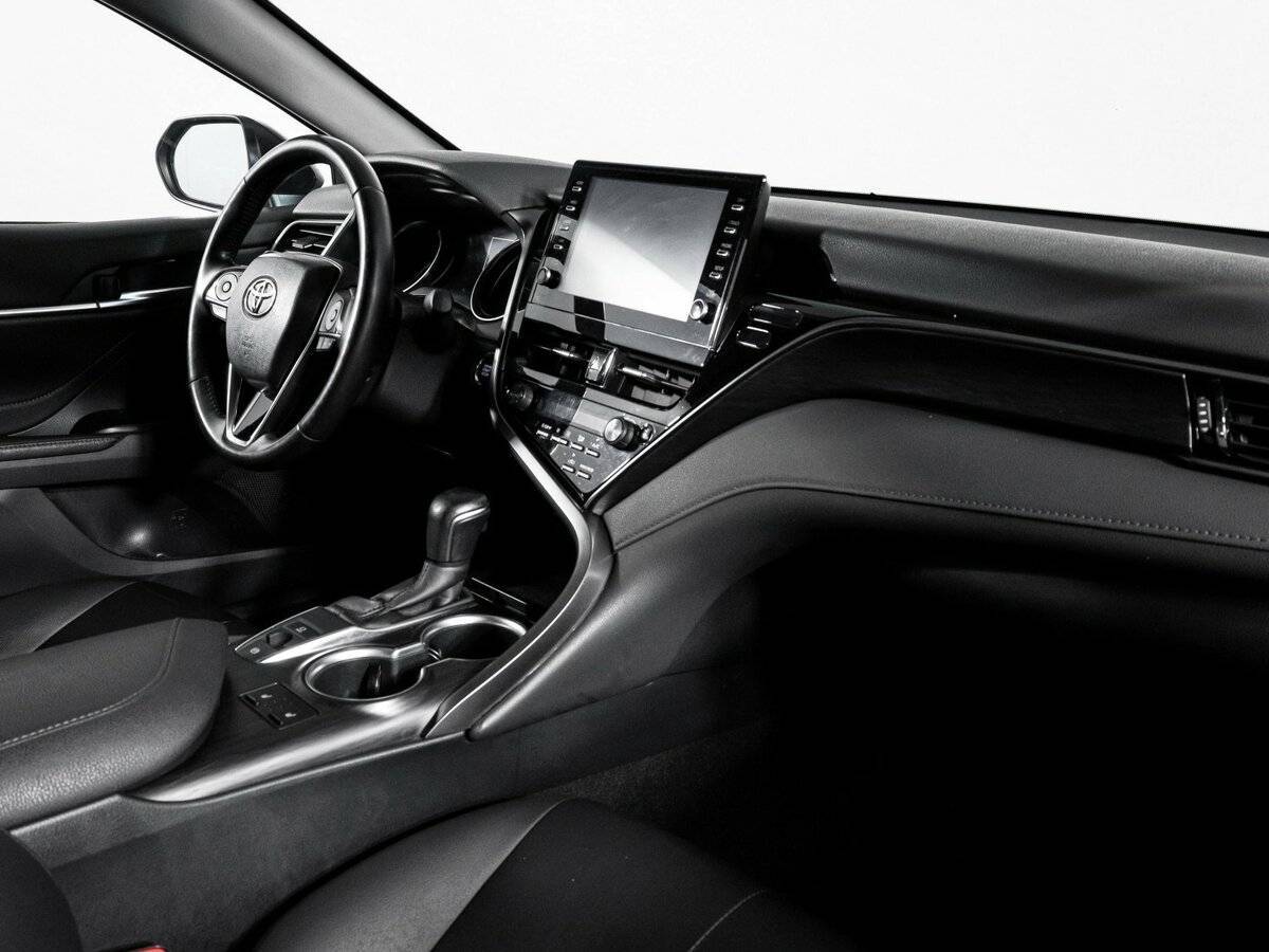 Б/У Тойота Камри 2021 года. Фото: #8