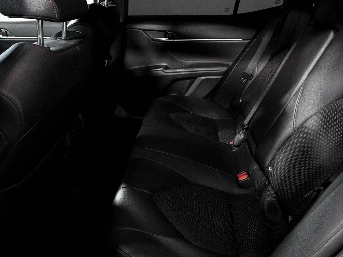 Б/У Тойота Камри 2021 года. Фото: #9