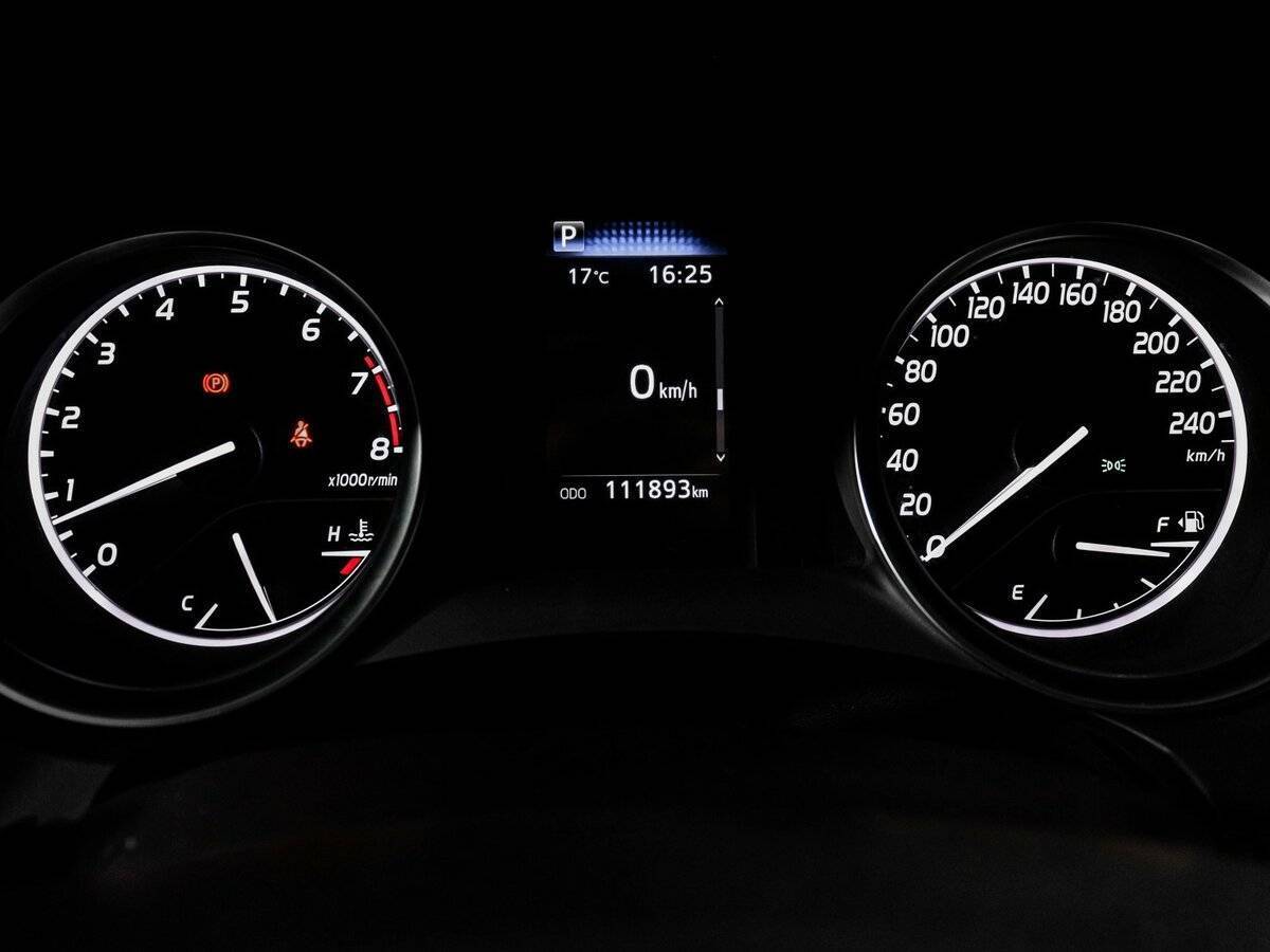 Б/У Тойота Камри 2021 года. Фото: #10