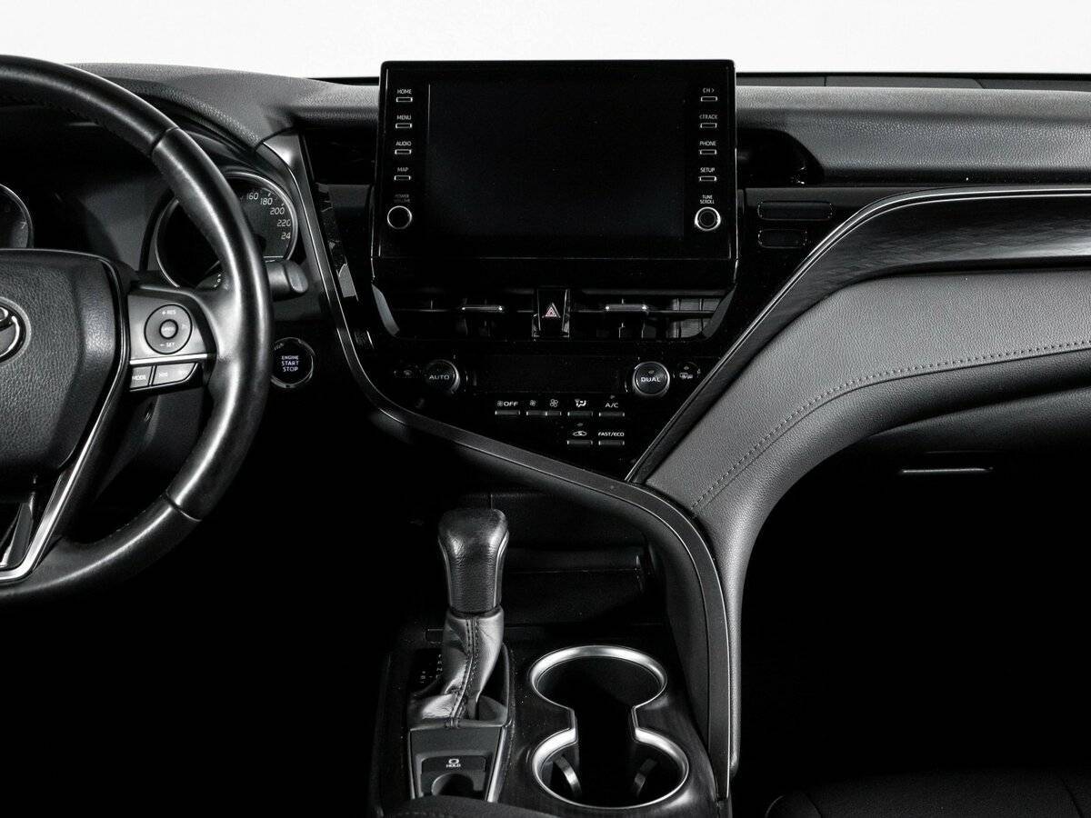 Б/У Тойота Камри 2021 года. Фото: #12