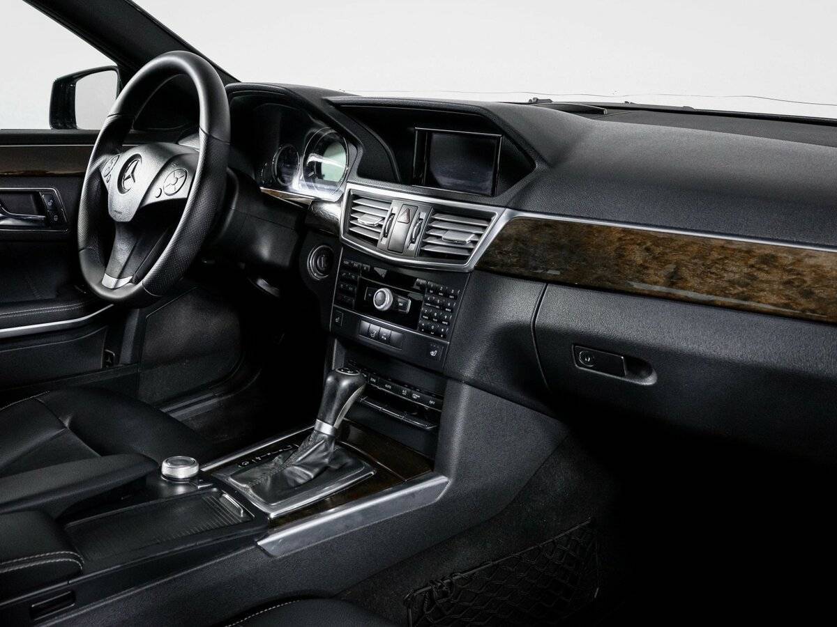 Б/У Мерседес-Бенц Е-Класс 2010 года. Фото: #8