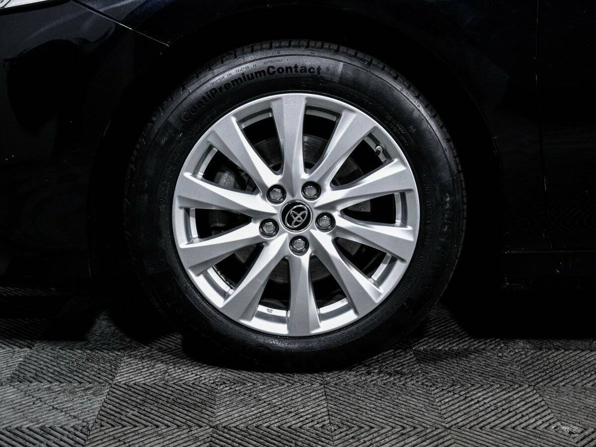 Б/У Тойота Камри 2018 года. Фото: #14