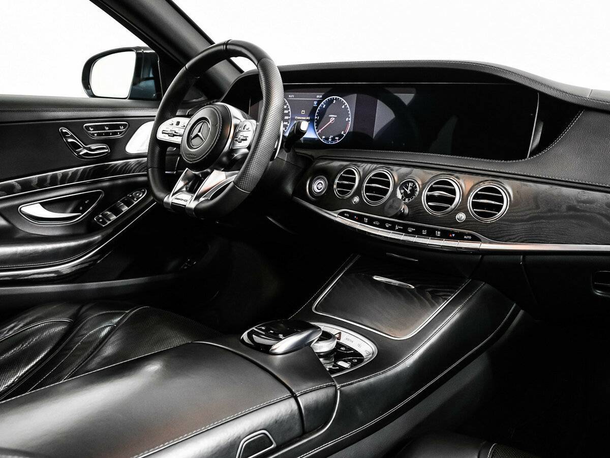 Б/У Мерседес-Бенц С-Класс 2018 года. Фото: #9