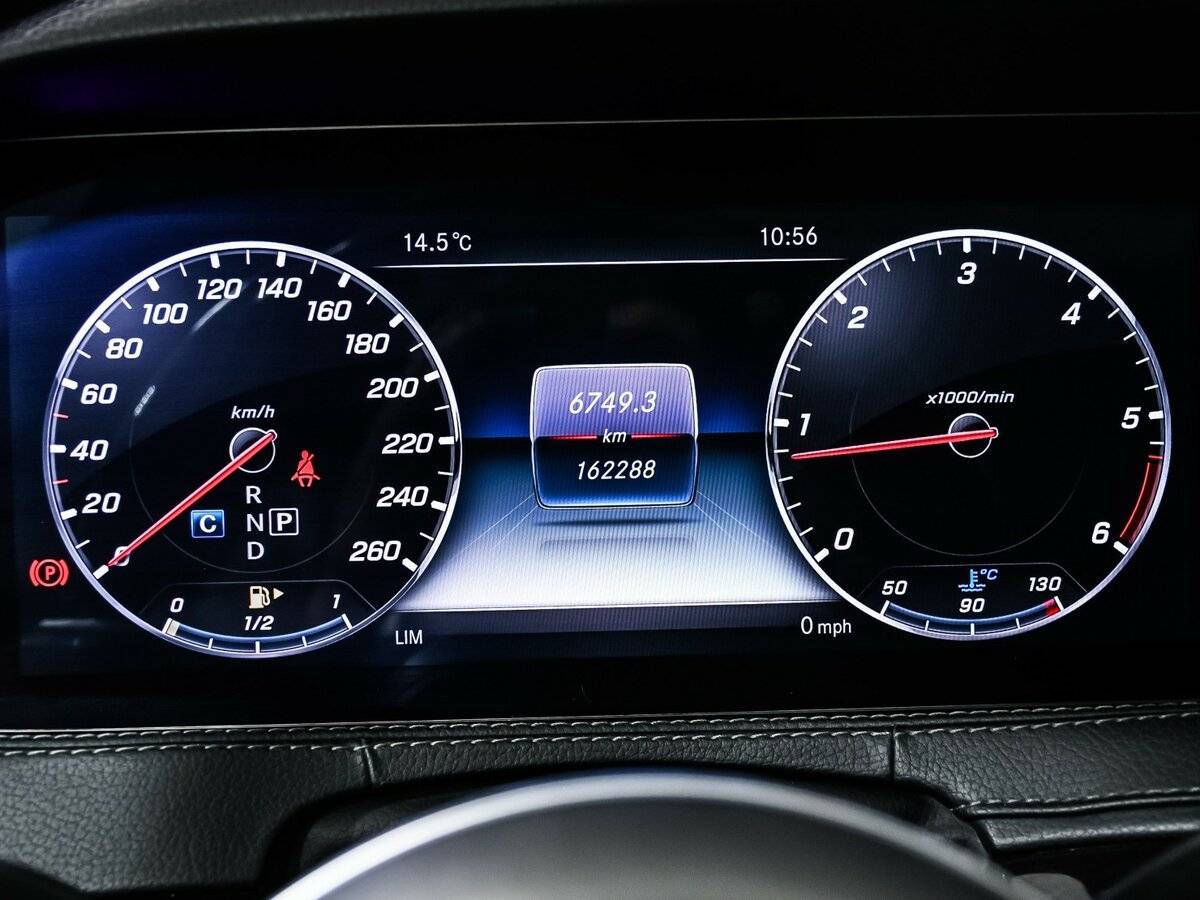 Б/У Мерседес-Бенц С-Класс 2018 года. Фото: #10