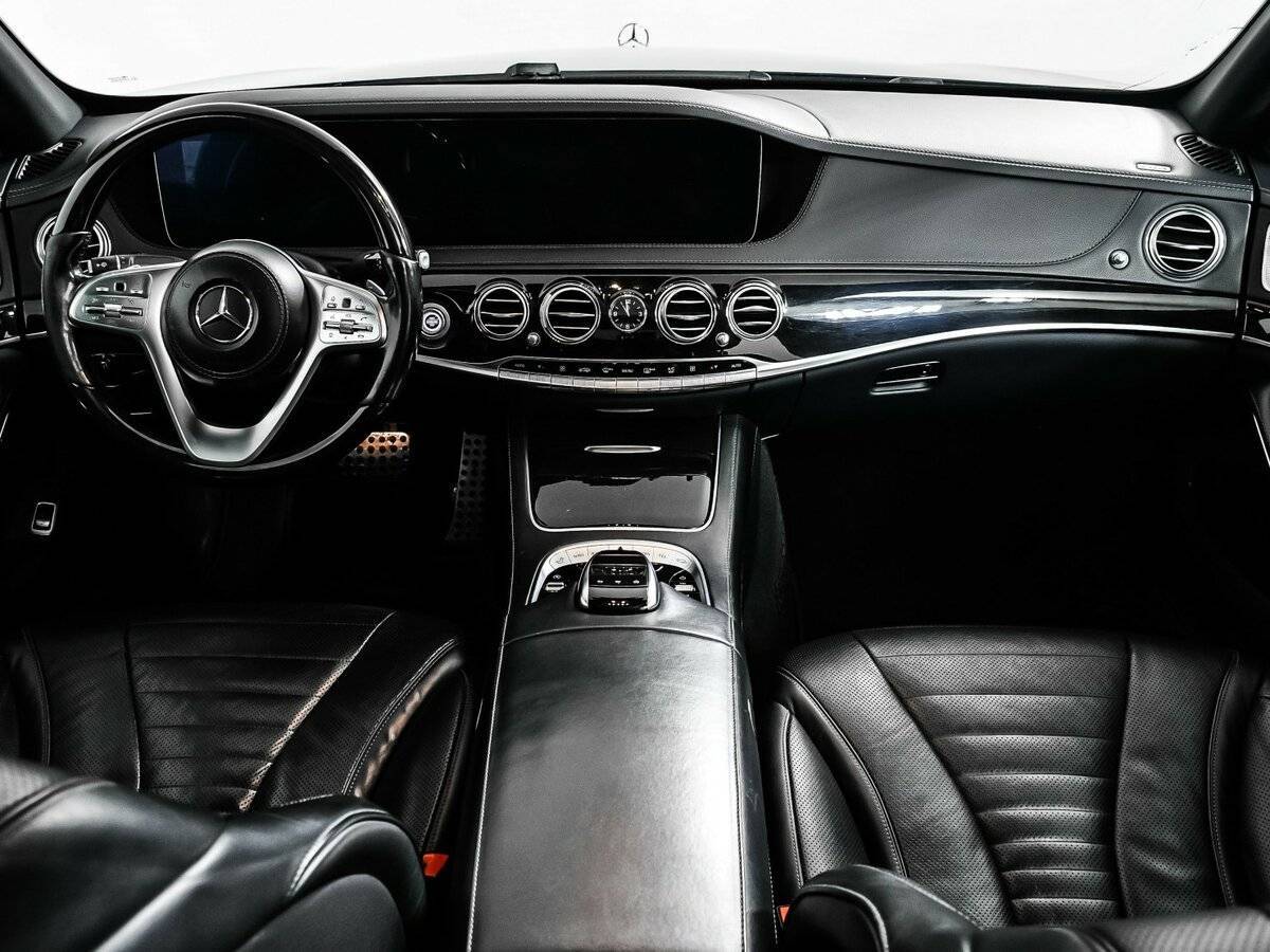 Б/У Мерседес-Бенц С-Класс 2018 года. Фото: #11