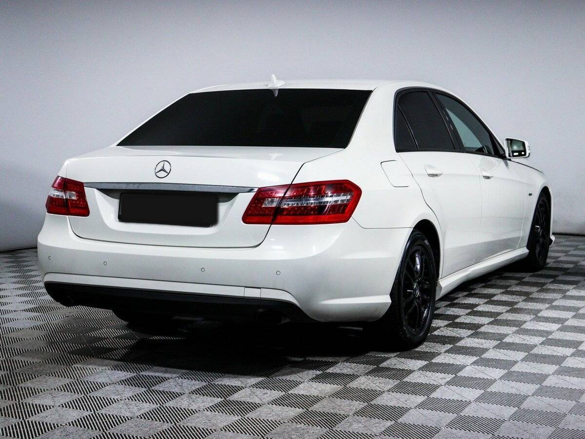 Б/У Мерседес-Бенц Е-Класс 2011 года. Фото: #4