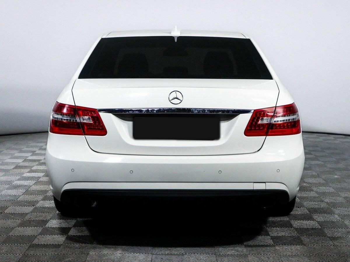 Б/У Мерседес-Бенц Е-Класс 2011 года. Фото: #5
