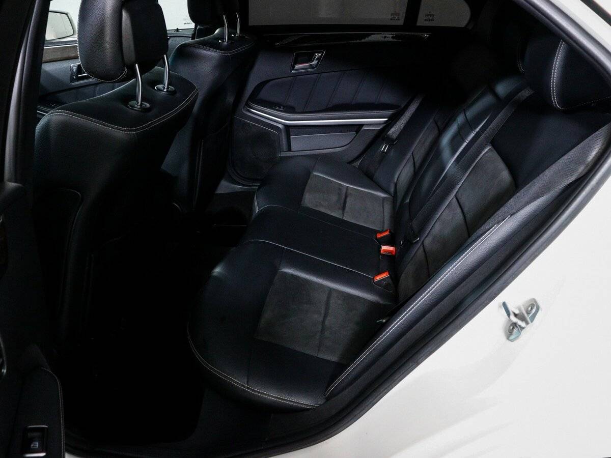 Б/У Мерседес-Бенц Е-Класс 2011 года. Фото: #9