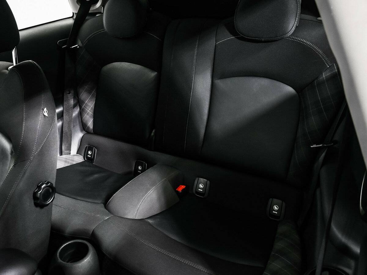 Б/У Мини Хэтч 2015 года. Фото: #10