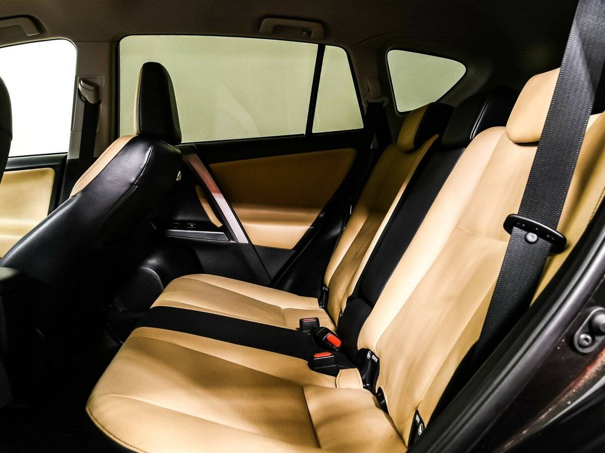 Б/У Тойота Рав4 2015 года. Фото: #11