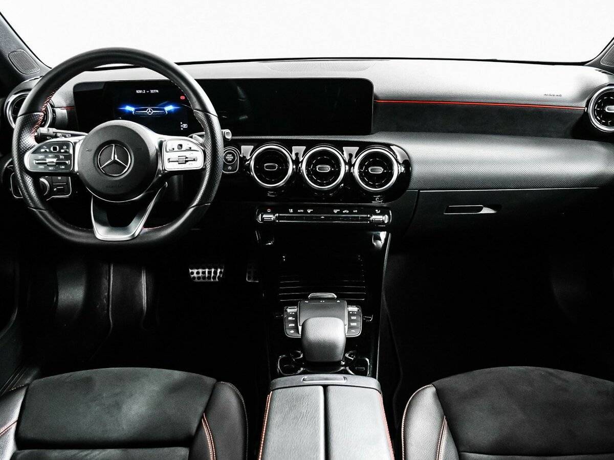 Б/У Мерседес-Бенц А-Класс 2021 года. Фото: #10