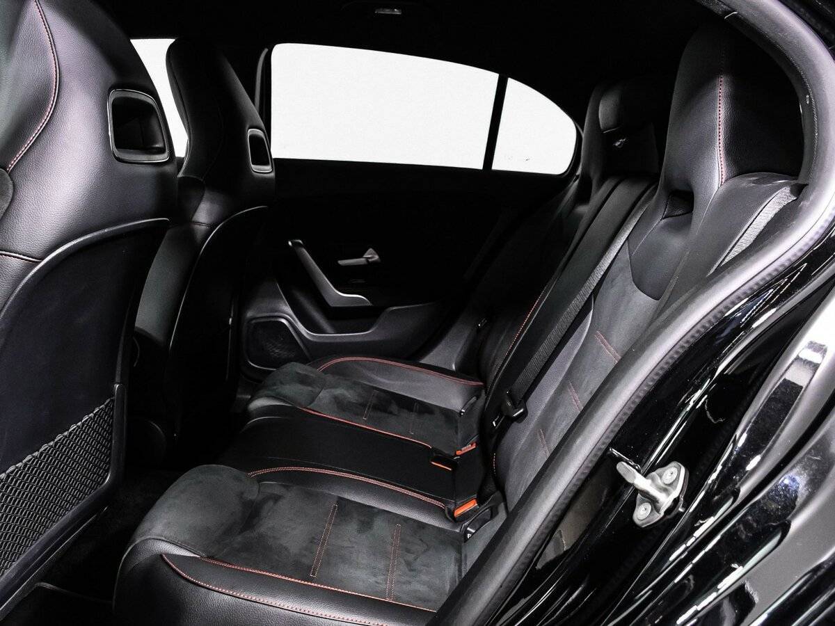 Б/У Мерседес-Бенц А-Класс 2021 года. Фото: #11