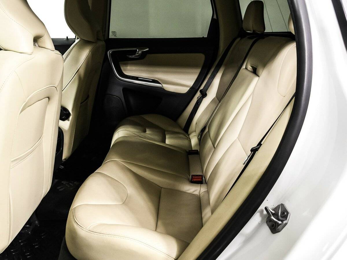 Б/У Вольво ИксЦ60 2014 года. Фото: #11