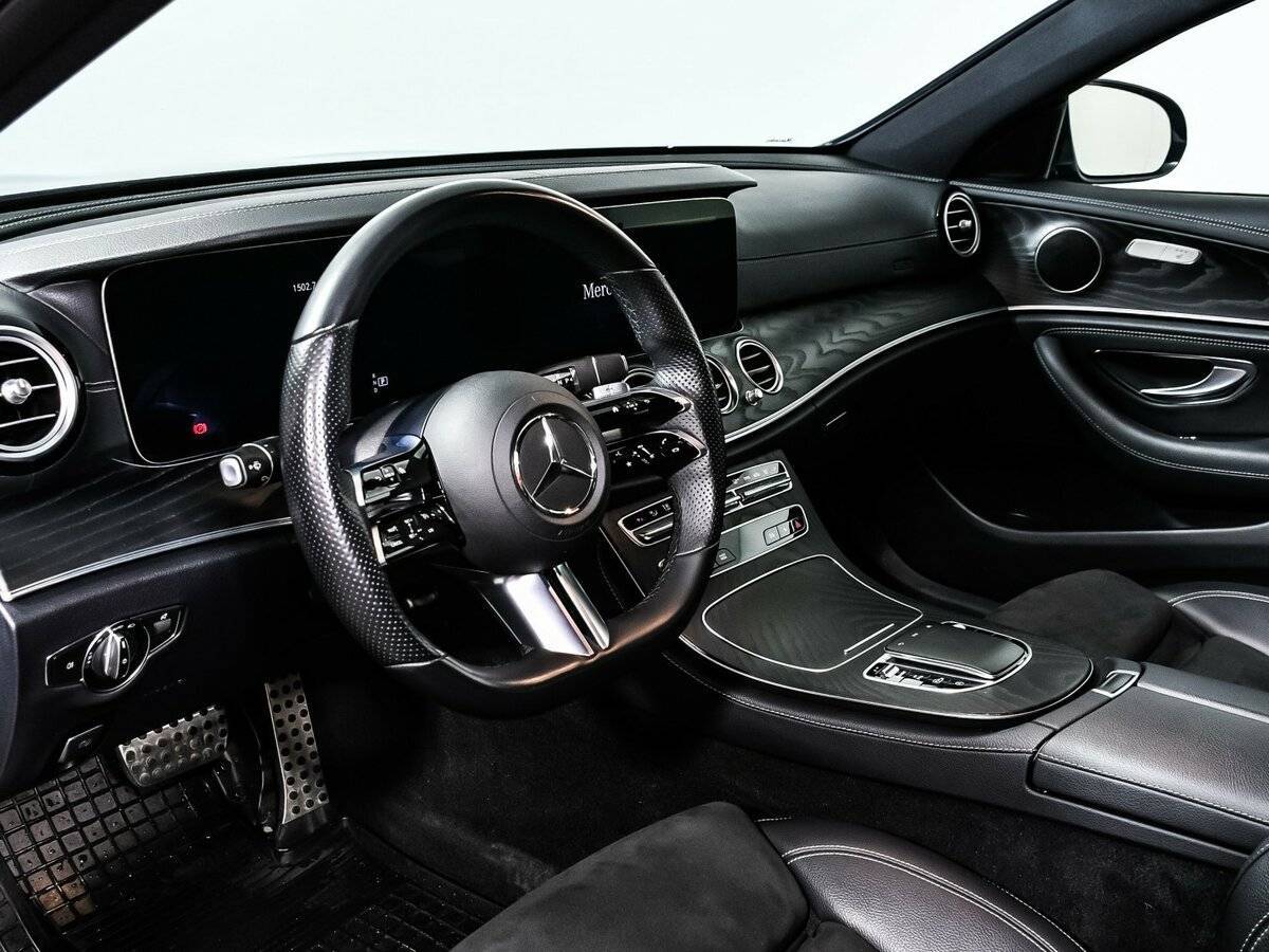 Б/У Мерседес-Бенц Е-Класс 2020 года. Фото: #12