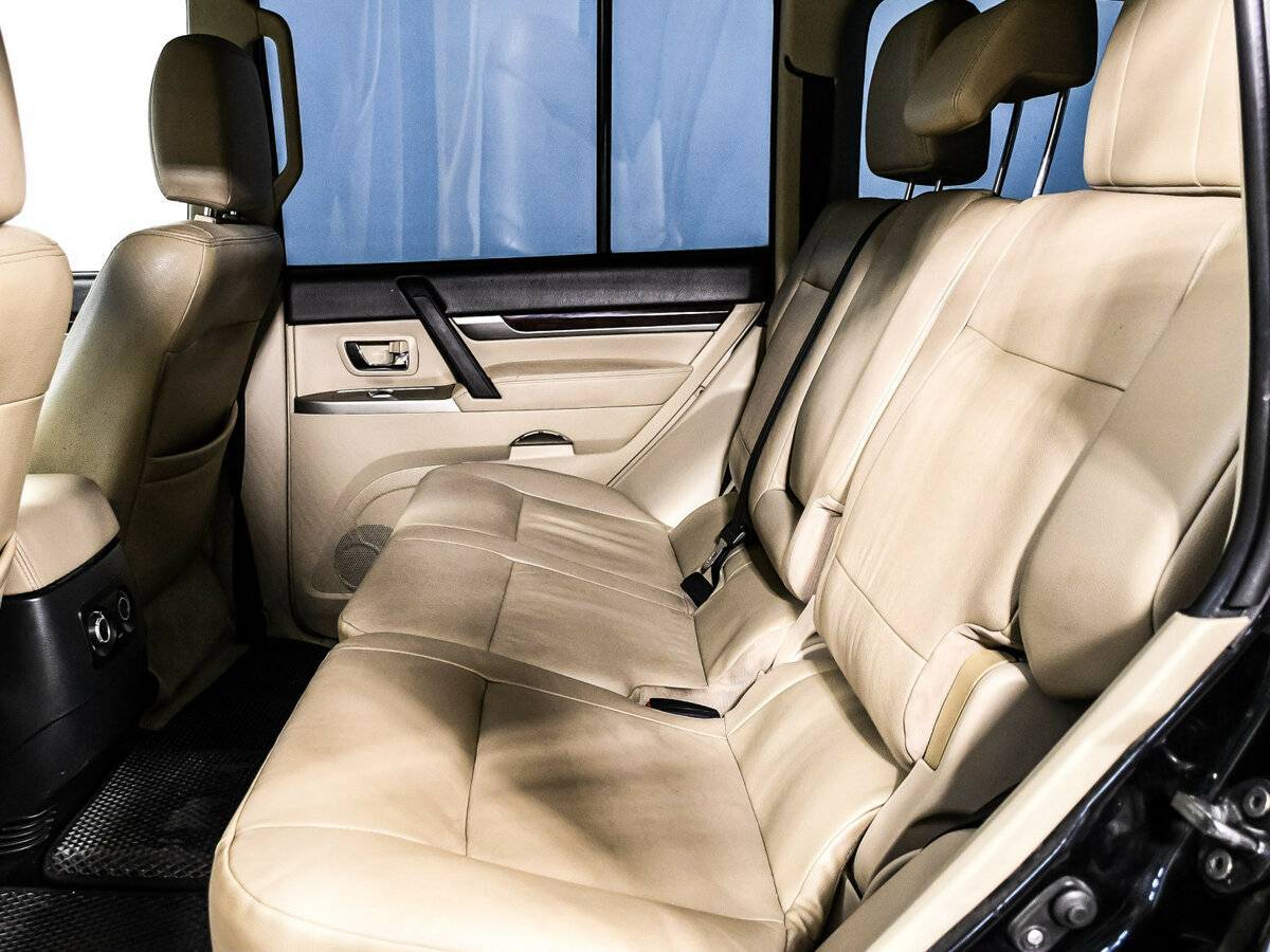 Б/У Митсубиши Паджеро 2017 года. Фото: #13