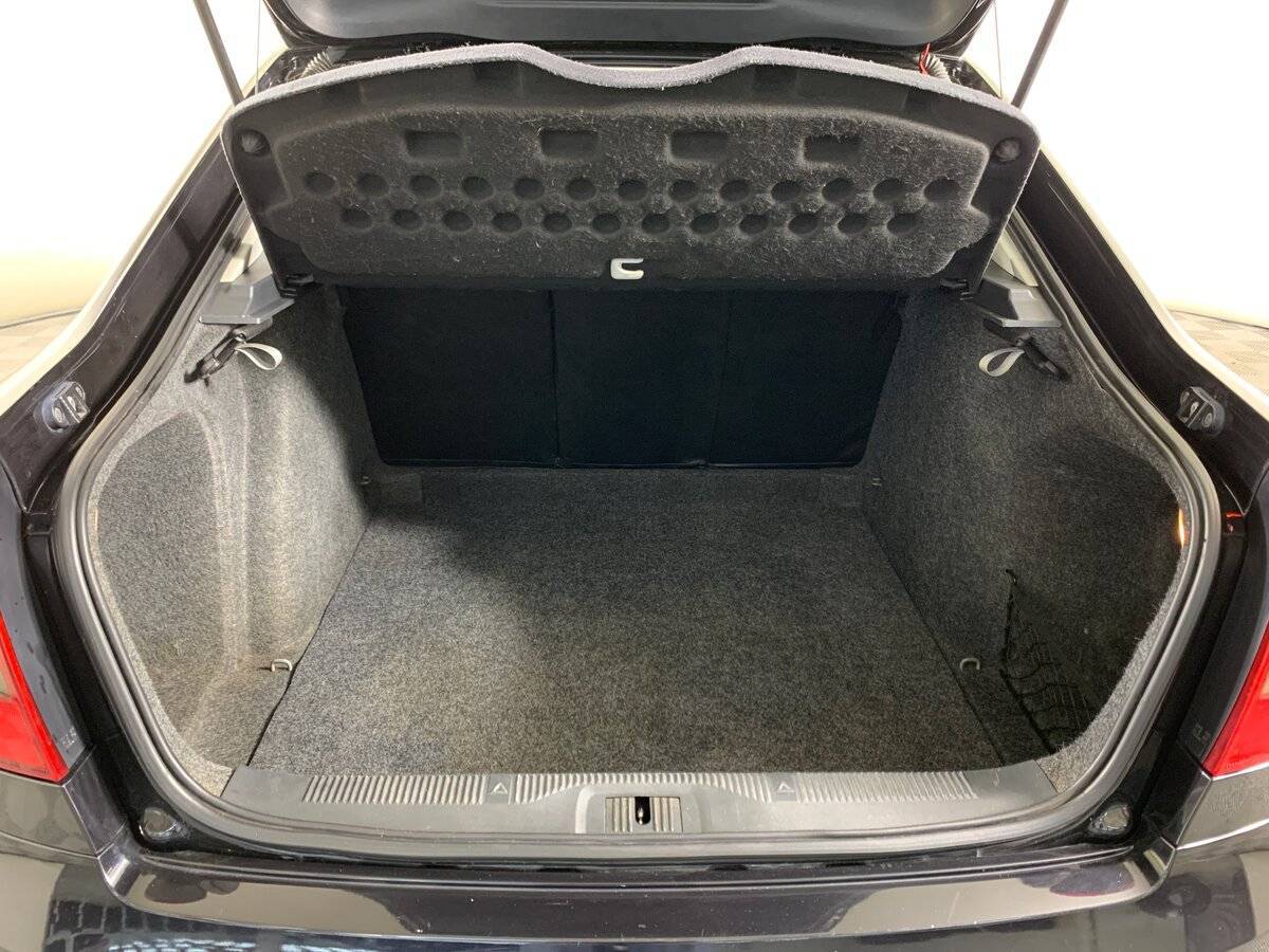 Б/У Шкода Октавия 2012 года. Фото: #18