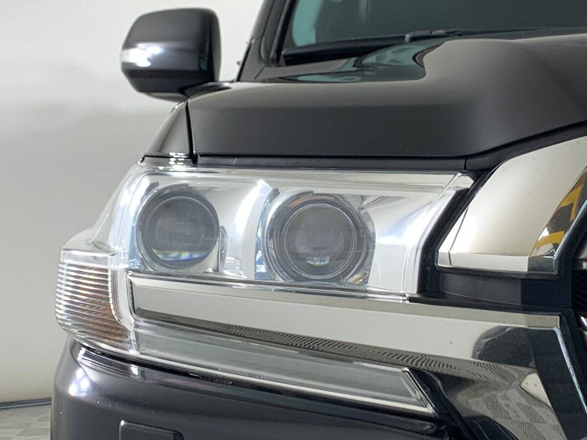 Б/У Тойота Лэнд Крузер 2019 года. Фото: #9