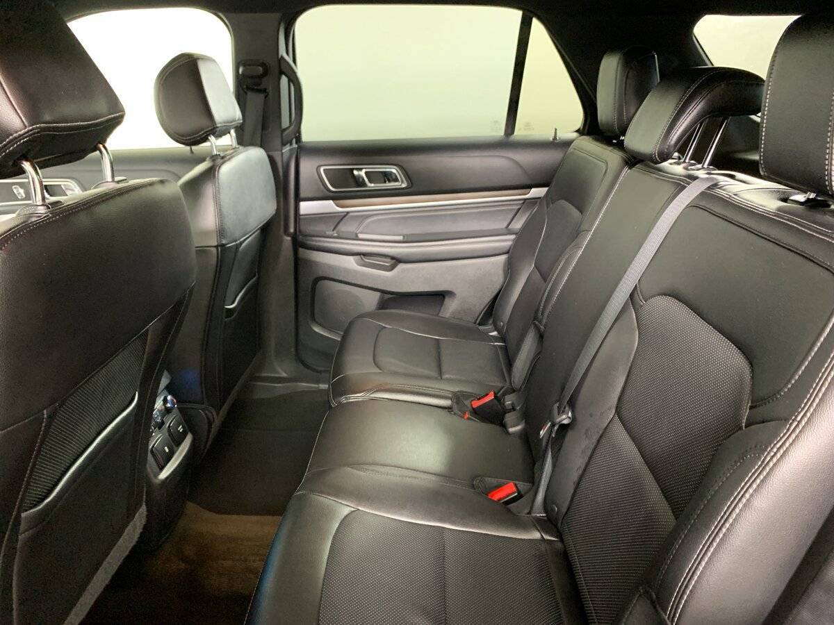 Б/У Форд Експлорер 2016 года. Фото: #18