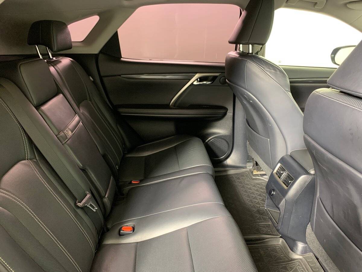 Б/У Лексус Р-Икс 2016 года. Фото: #16