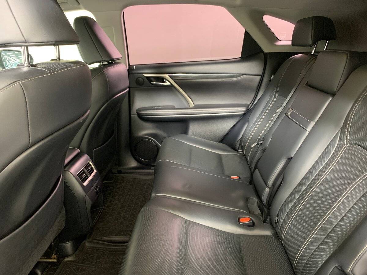 Б/У Лексус Р-Икс 2016 года. Фото: #17