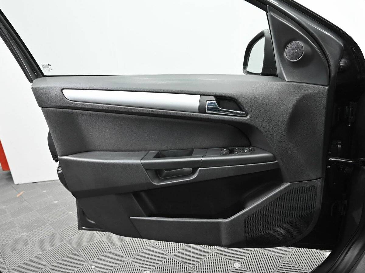 Б/У Опель Астра 2012 года. Фото: #6