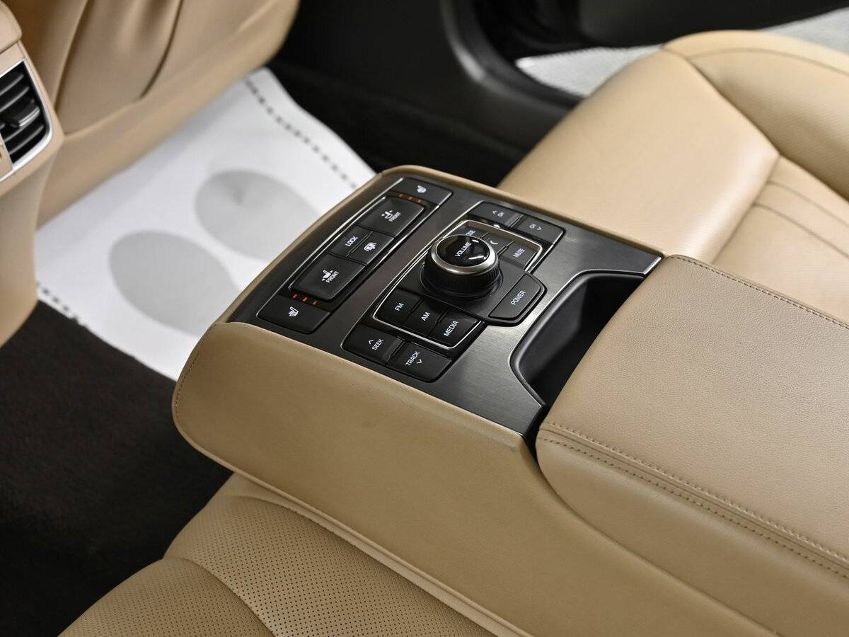 Б/У Хендай Генезис 2016 года. Фото: #18