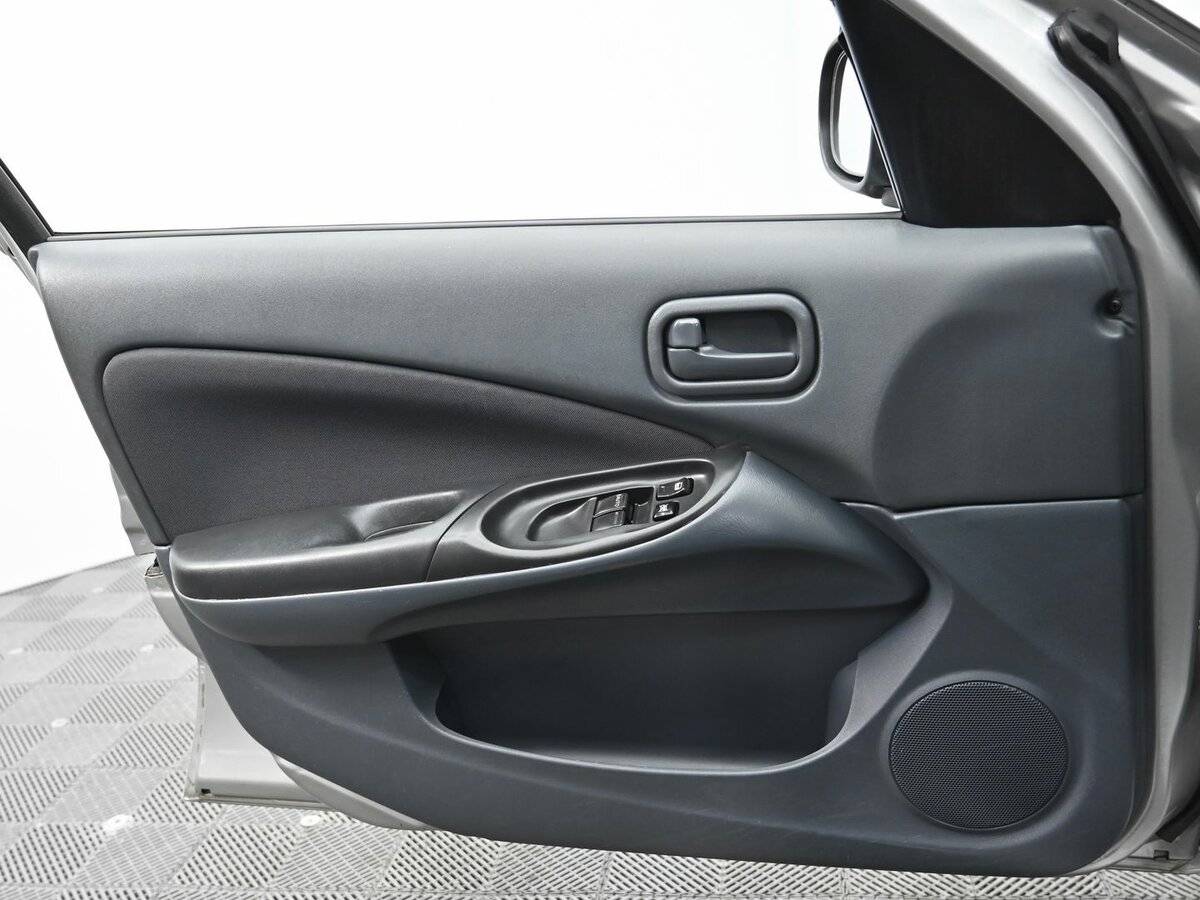 Б/У Ниссан Альмера 2005 года. Фото: #6