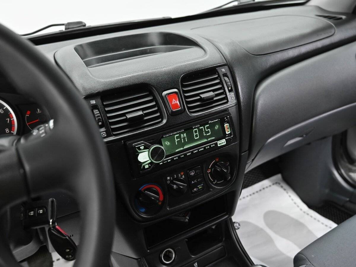 Б/У Ниссан Альмера 2005 года. Фото: #9