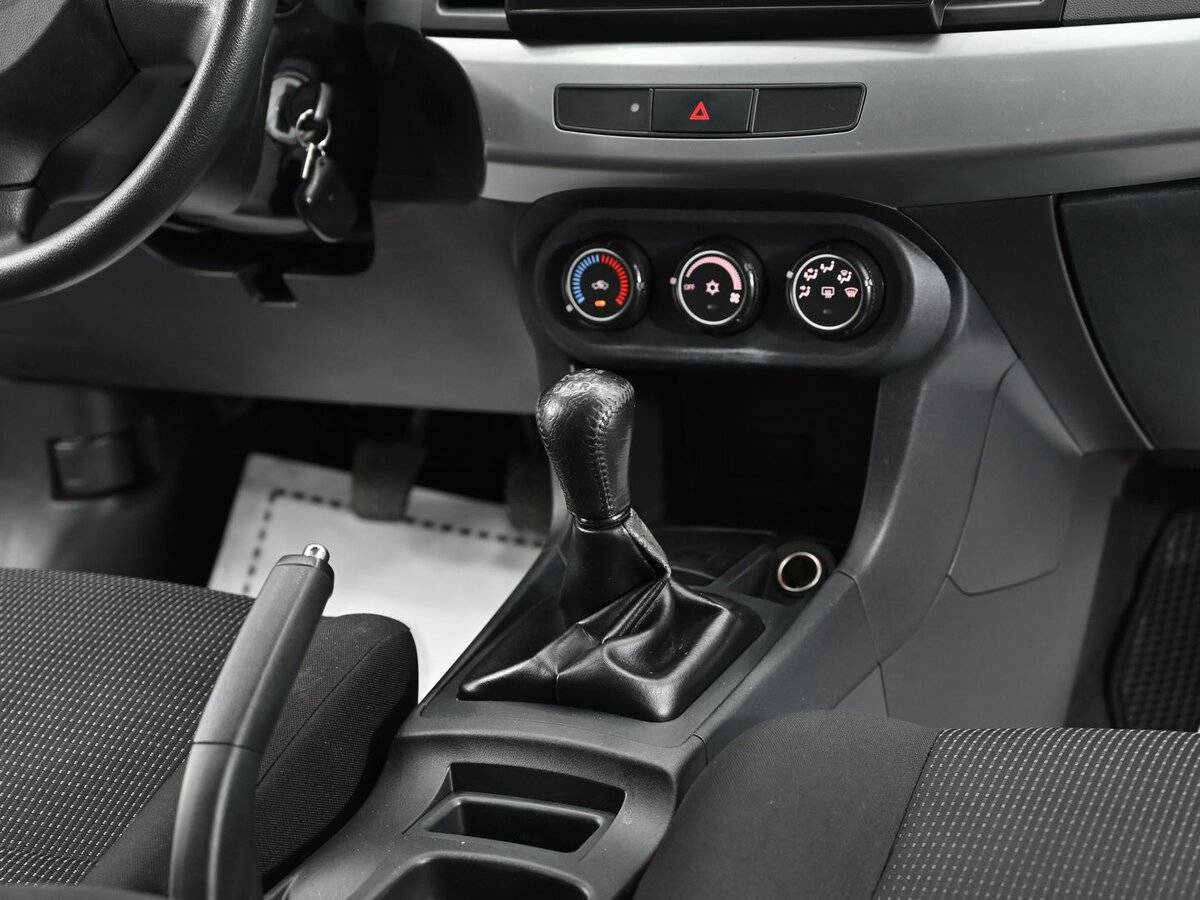 Б/У Митсубиши Лансер 2010 года. Фото: #9