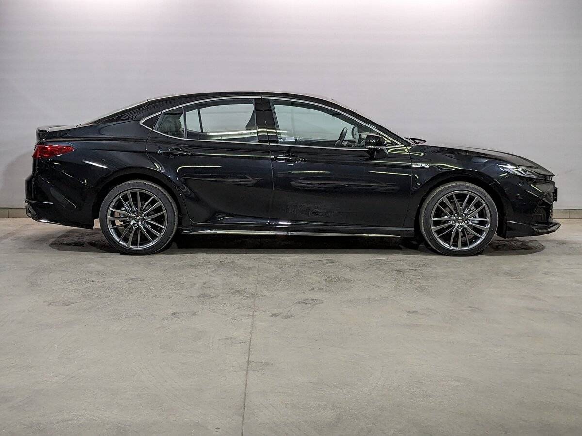 Б/У Тойота Камри 2024 года. Фото: #3