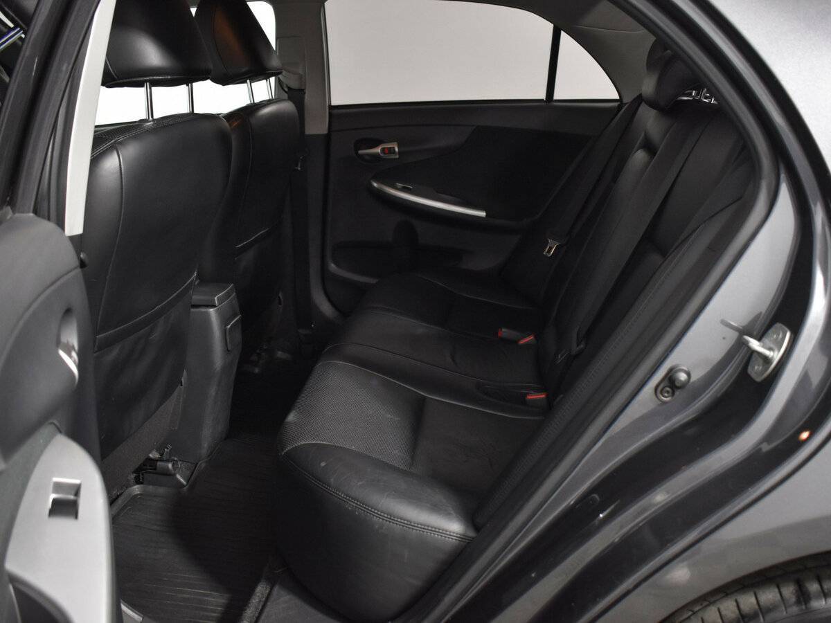 Б/У Тойота Королла 2010 года. Фото: #11