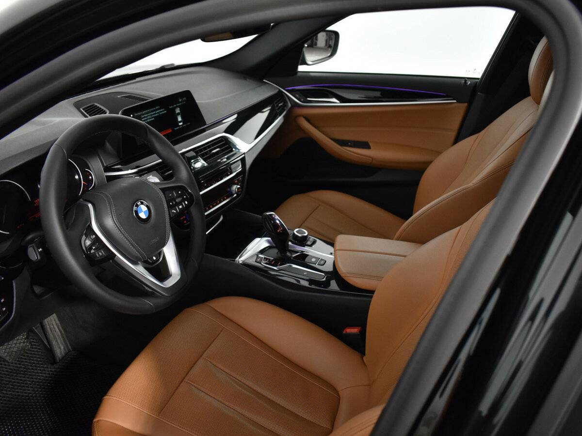 Б/У БМВ 5 серии 2020 года. Фото: #8