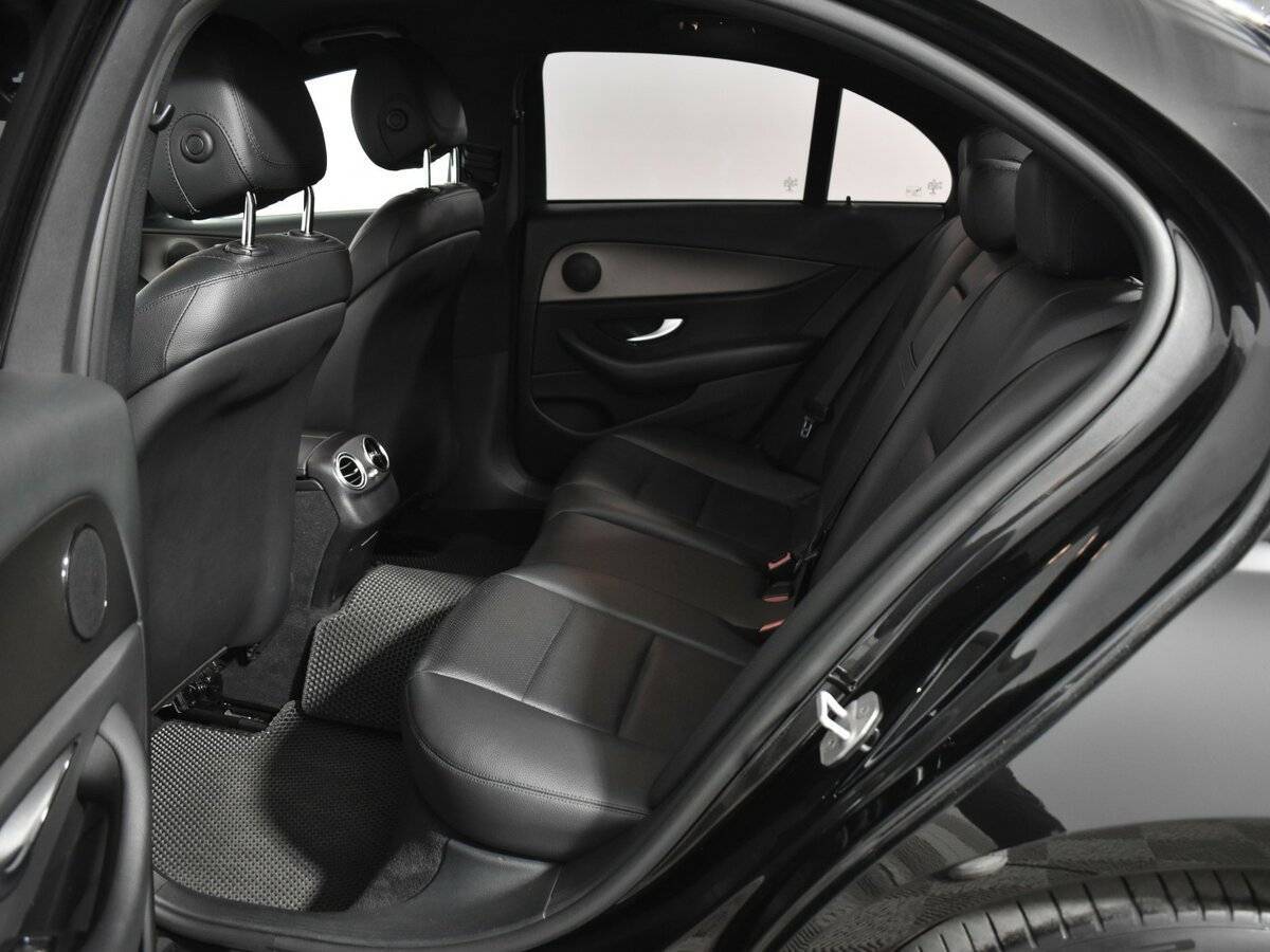 Б/У Мерседес-Бенц Е-Класс 2016 года. Фото: #10