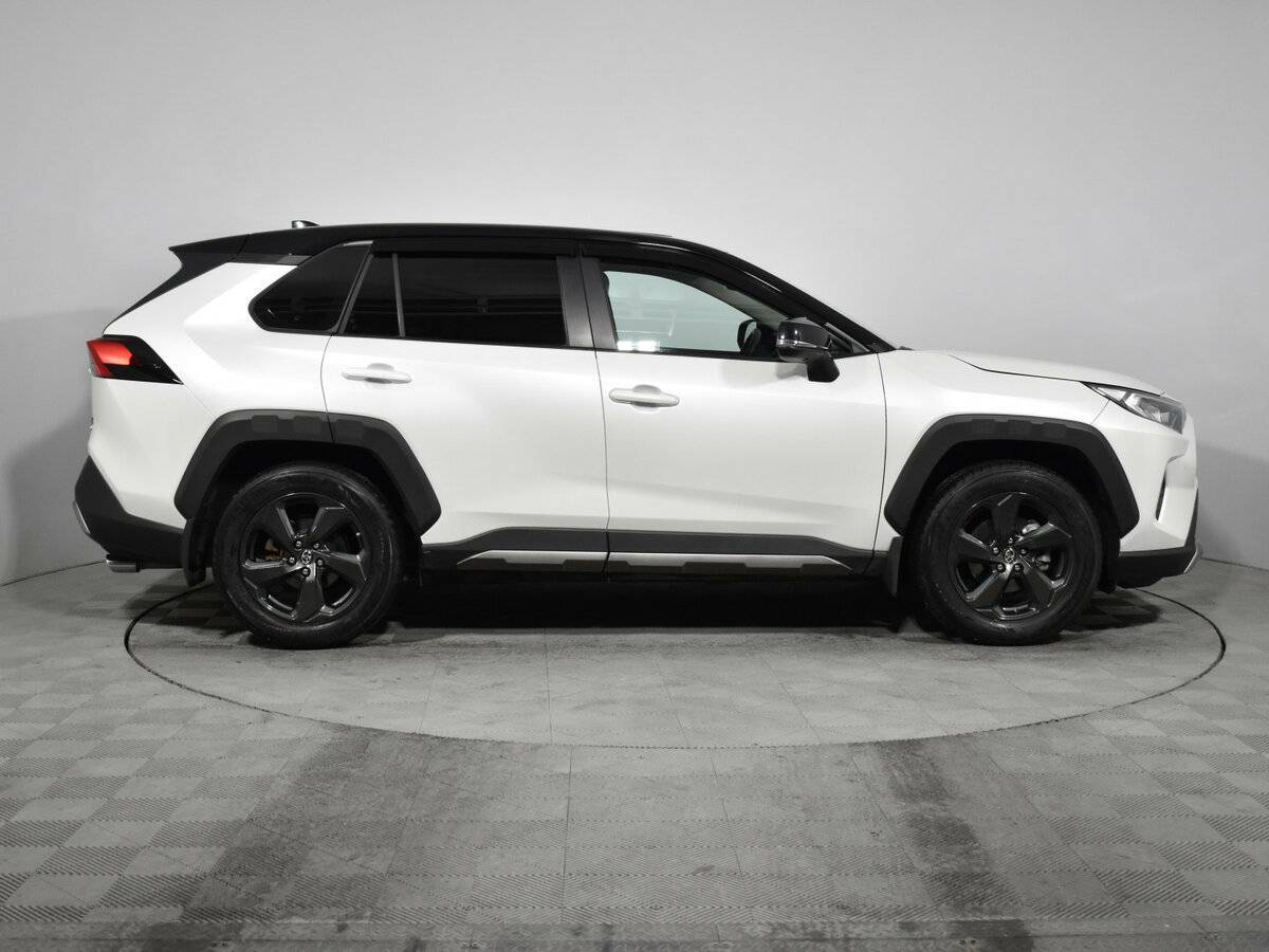 Б/У Тойота Рав4 2022 года. Фото: #3